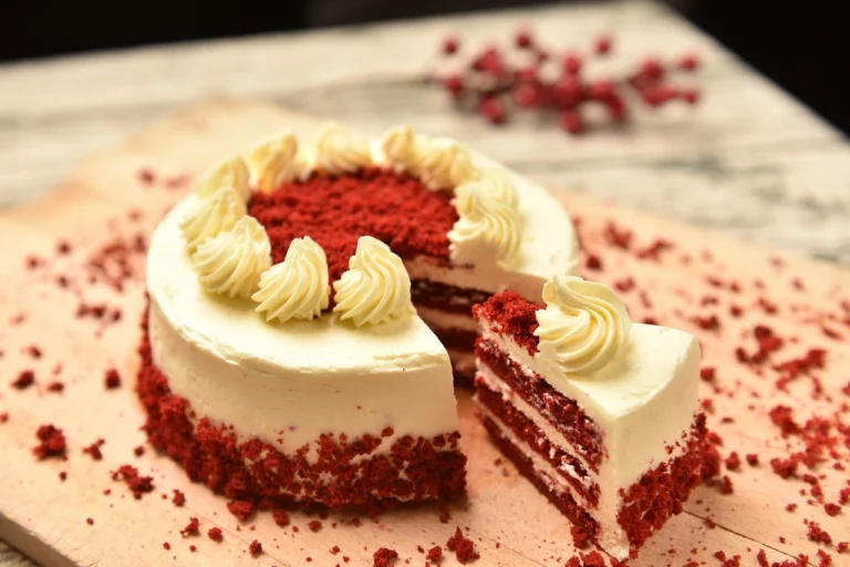 Red Velvet Cake with Milk Powder Filling