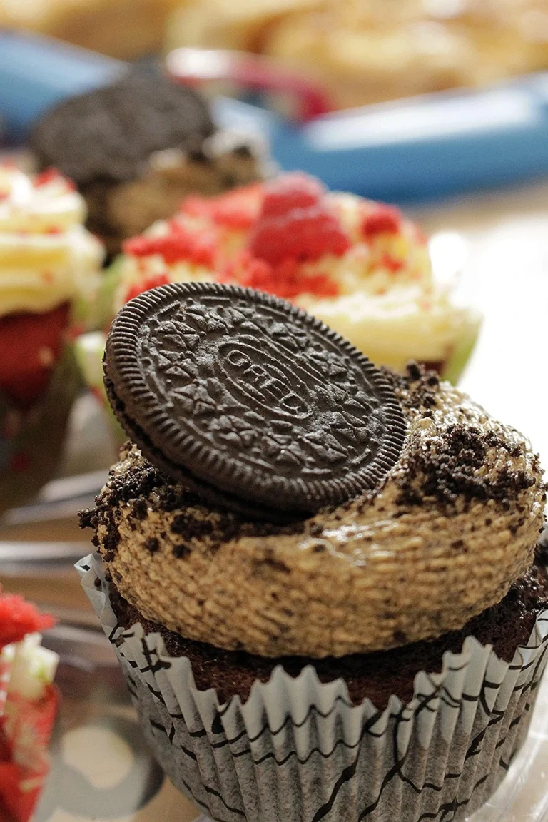 Chocolate cupcake with Oreo frosting